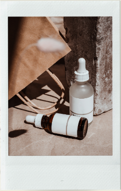 Facial serum and dropper bottles